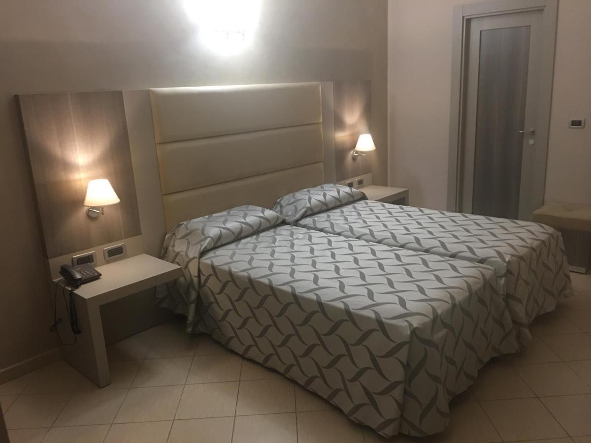 Hotel Niagara Καταντζάρο Εξωτερικό φωτογραφία