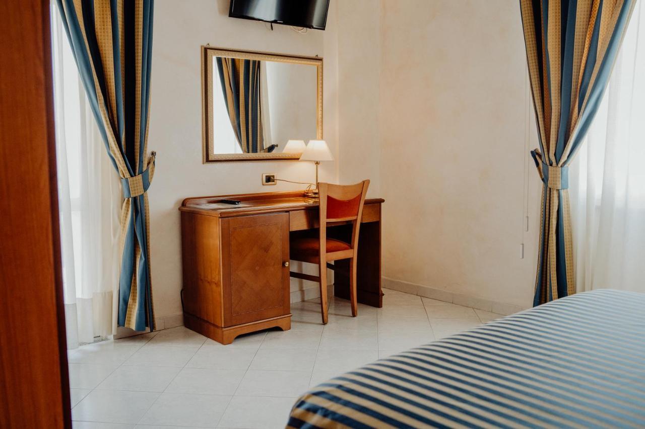 Hotel Niagara Καταντζάρο Εξωτερικό φωτογραφία