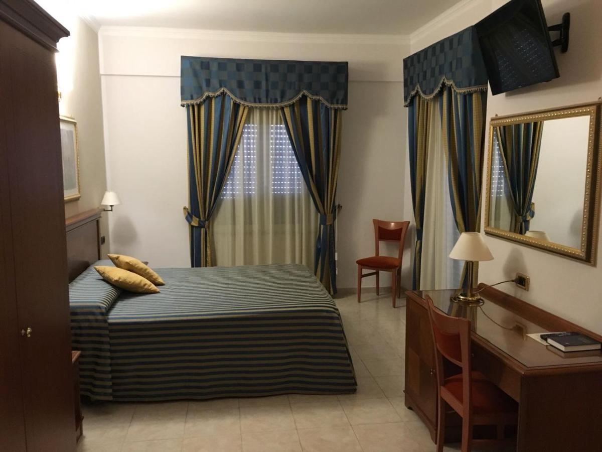 Hotel Niagara Καταντζάρο Εξωτερικό φωτογραφία