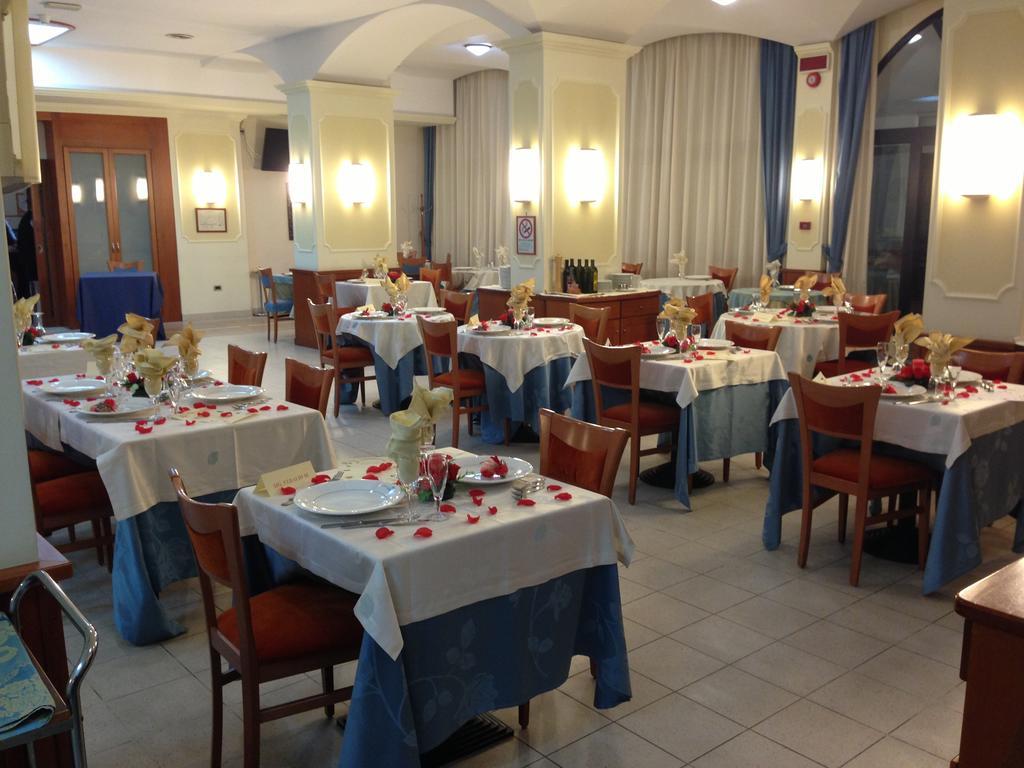 Hotel Niagara Καταντζάρο Εξωτερικό φωτογραφία
